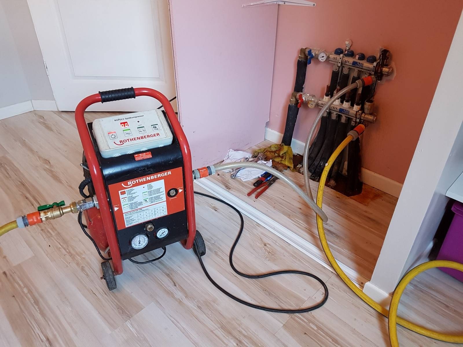 Kartal Yukarı Vaillant Hermetik Şofben Kombi Bakımı